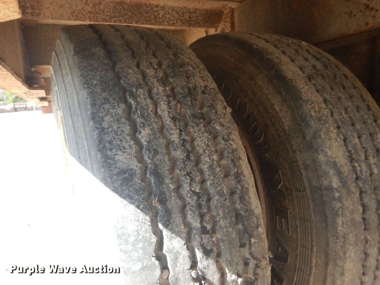 image for item HU9415 1993 Trail Eze D15T25  tilt deck equipment trailer