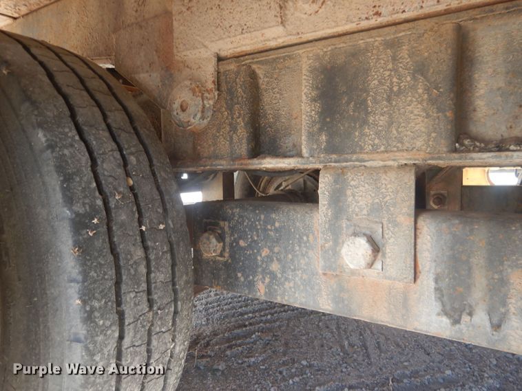 image for item HU9415 1993 Trail Eze D15T25  tilt deck equipment trailer