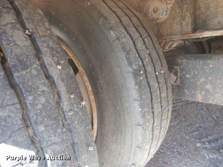 image for item HU9415 1993 Trail Eze D15T25  tilt deck equipment trailer