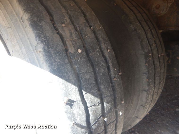 image for item HU9415 1993 Trail Eze D15T25  tilt deck equipment trailer