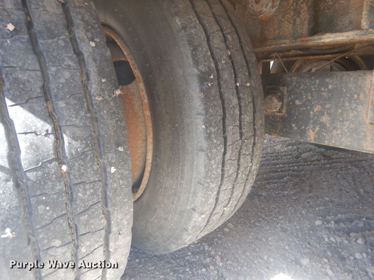 image for item HU9415 1993 Trail Eze D15T25  tilt deck equipment trailer