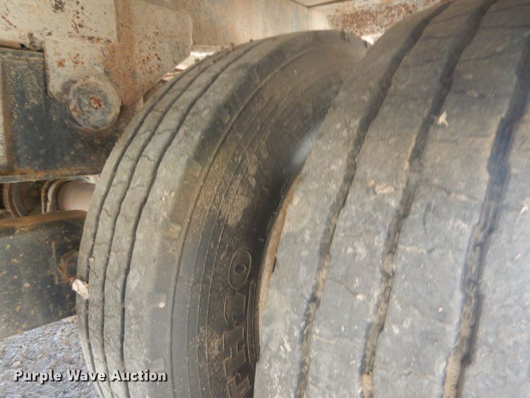 image for item HU9415 1993 Trail Eze D15T25  tilt deck equipment trailer