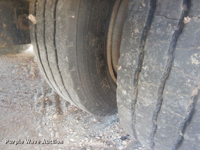 image for item HU9415 1993 Trail Eze D15T25  tilt deck equipment trailer