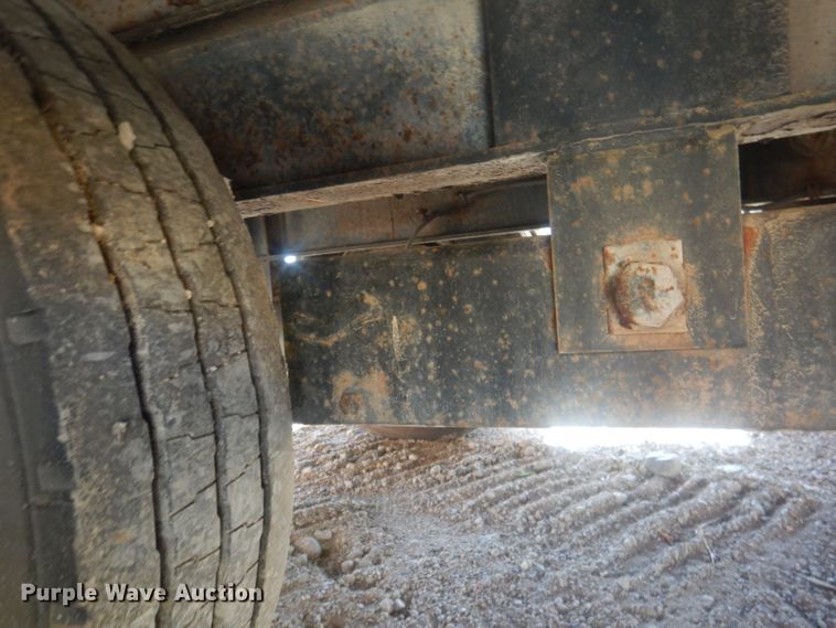 image for item HU9415 1993 Trail Eze D15T25  tilt deck equipment trailer