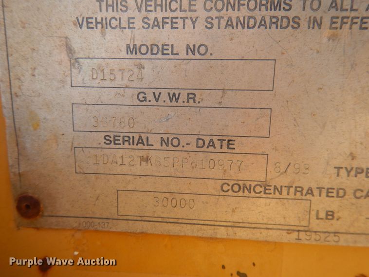 image for item HU9415 1993 Trail Eze D15T25  tilt deck equipment trailer