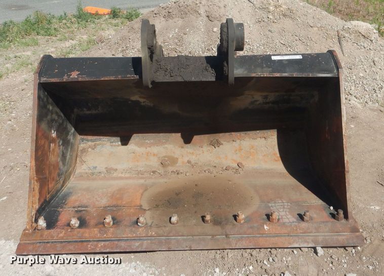 image for item HU9416 Fleco  59" W excavator bucket