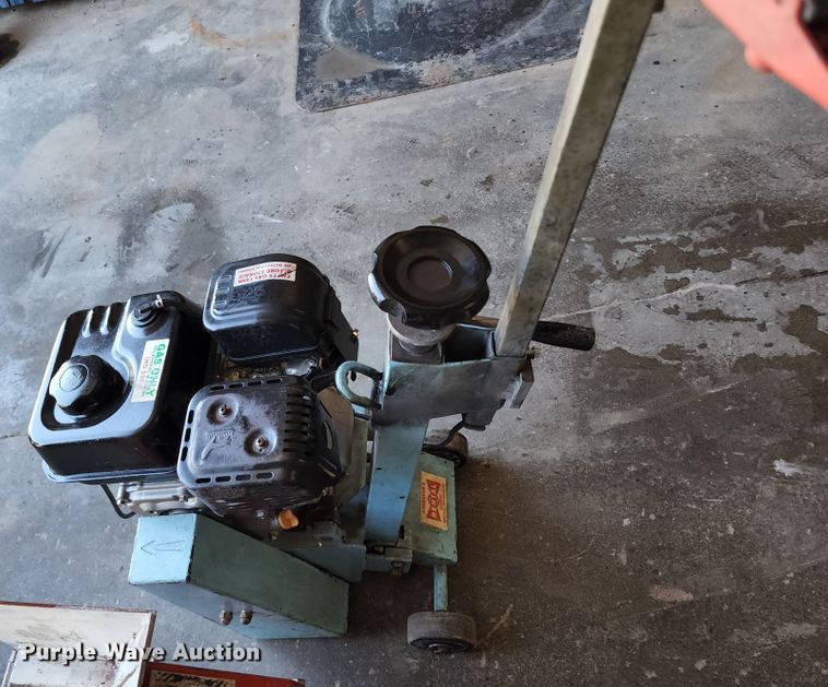 image for item JA9847 Concrete equipment