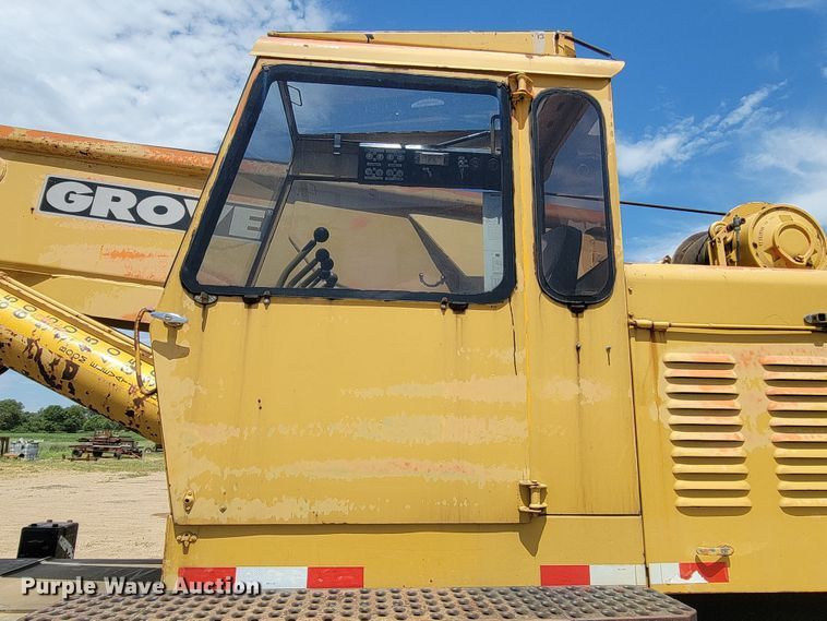 image for item JG9808 1970 Grove TM275LP  crane