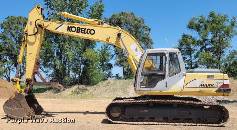 image for item JG9810 1996 Kobelco SK200LC Mark IV  excavator