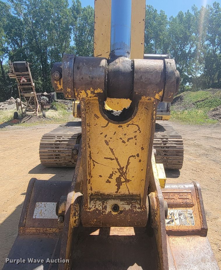 image for item JG9810 1996 Kobelco SK200LC Mark IV  excavator