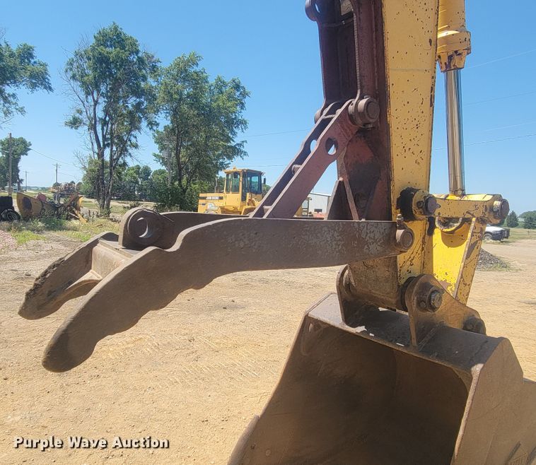 image for item JG9810 1996 Kobelco SK200LC Mark IV  excavator