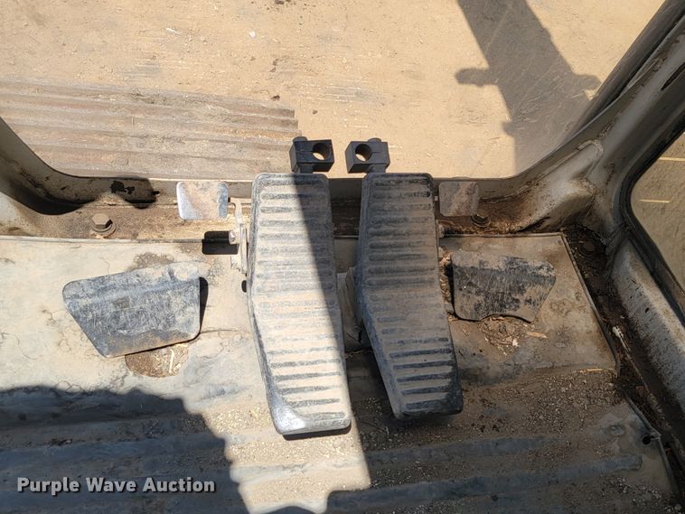 image for item JG9810 1996 Kobelco SK200LC Mark IV  excavator