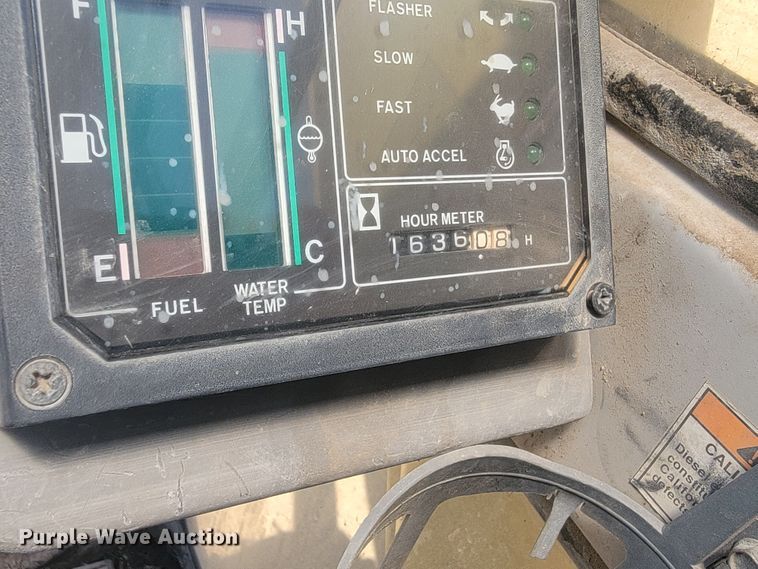 image for item JG9810 1996 Kobelco SK200LC Mark IV  excavator