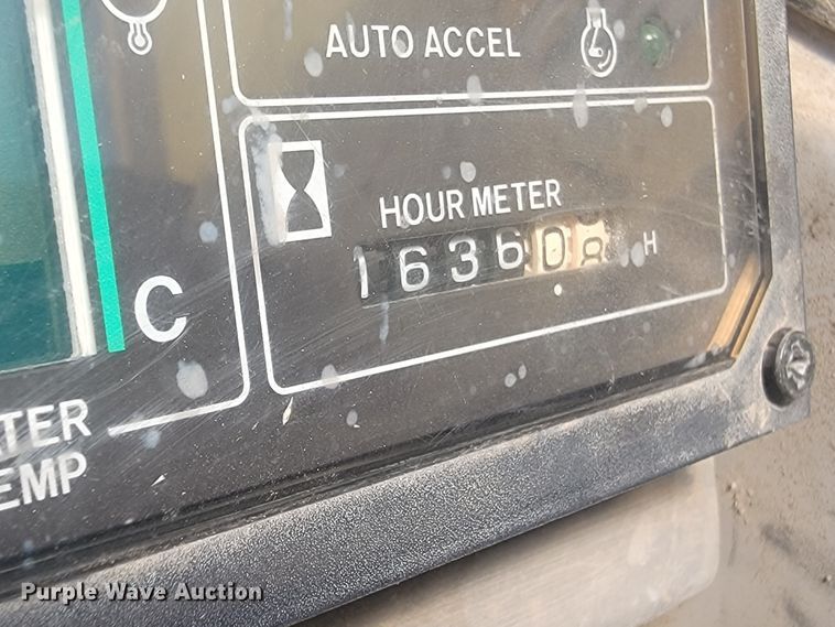 image for item JG9810 1996 Kobelco SK200LC Mark IV  excavator