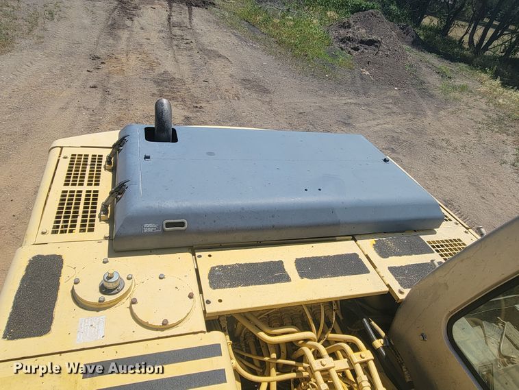 image for item JG9810 1996 Kobelco SK200LC Mark IV  excavator