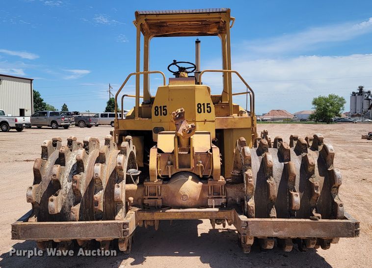 image for item JG9818 1975 Caterpillar 814  soil compactor