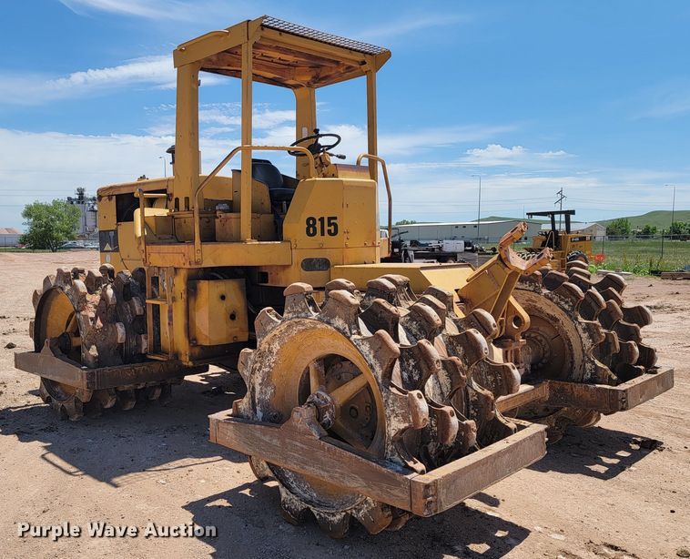 image for item JG9818 1975 Caterpillar 814  soil compactor