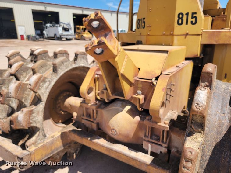 image for item JG9818 1975 Caterpillar 814  soil compactor