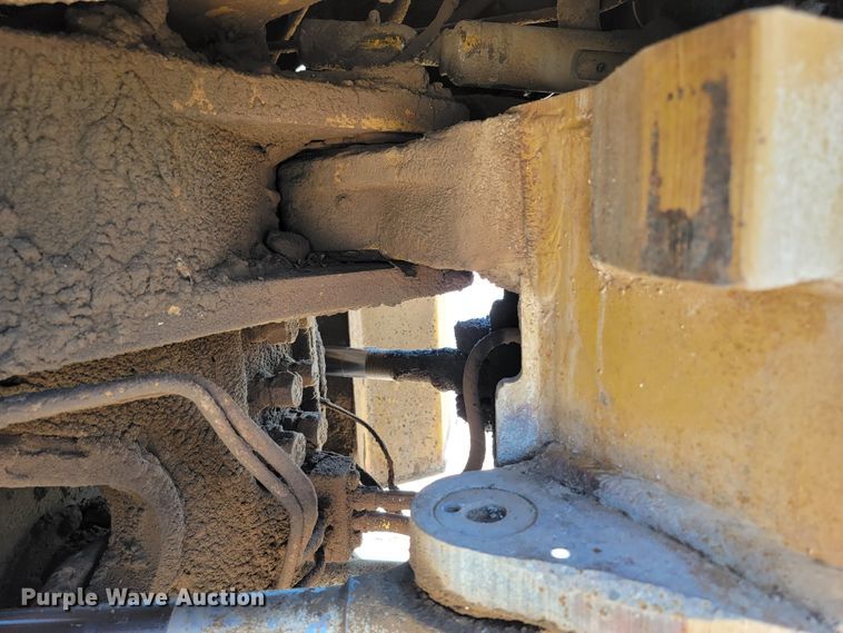 image for item JG9818 1975 Caterpillar 814  soil compactor