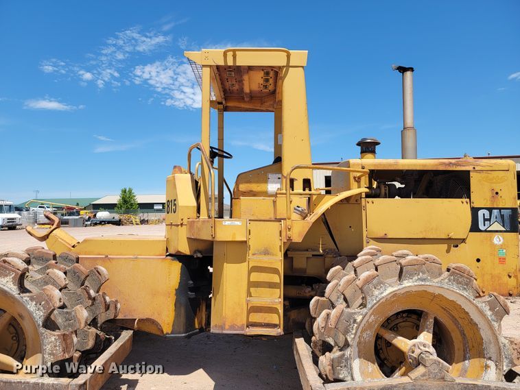 image for item JG9818 1975 Caterpillar 814  soil compactor