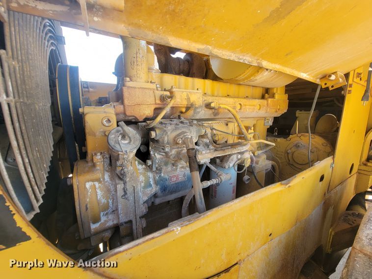 image for item JG9818 1975 Caterpillar 814  soil compactor