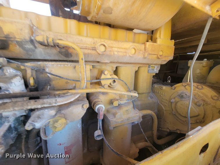 image for item JG9818 1975 Caterpillar 814  soil compactor