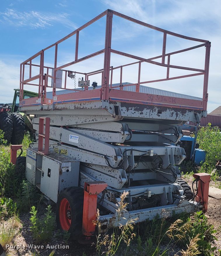 image for item JG9821 2002 Skyjack SJ9250  scissor lift