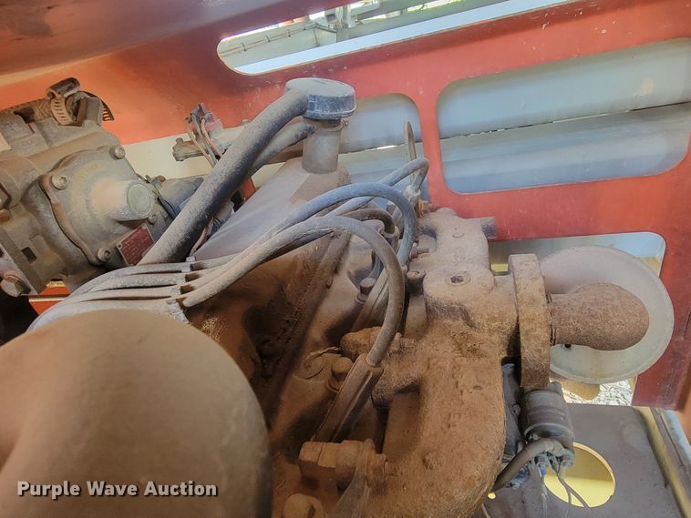 image for item JG9821 2002 Skyjack SJ9250  scissor lift