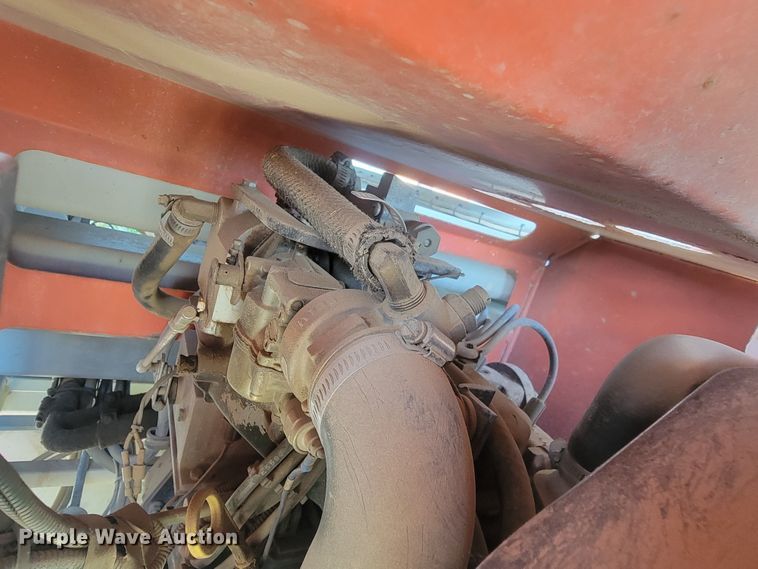 image for item JG9821 2002 Skyjack SJ9250  scissor lift