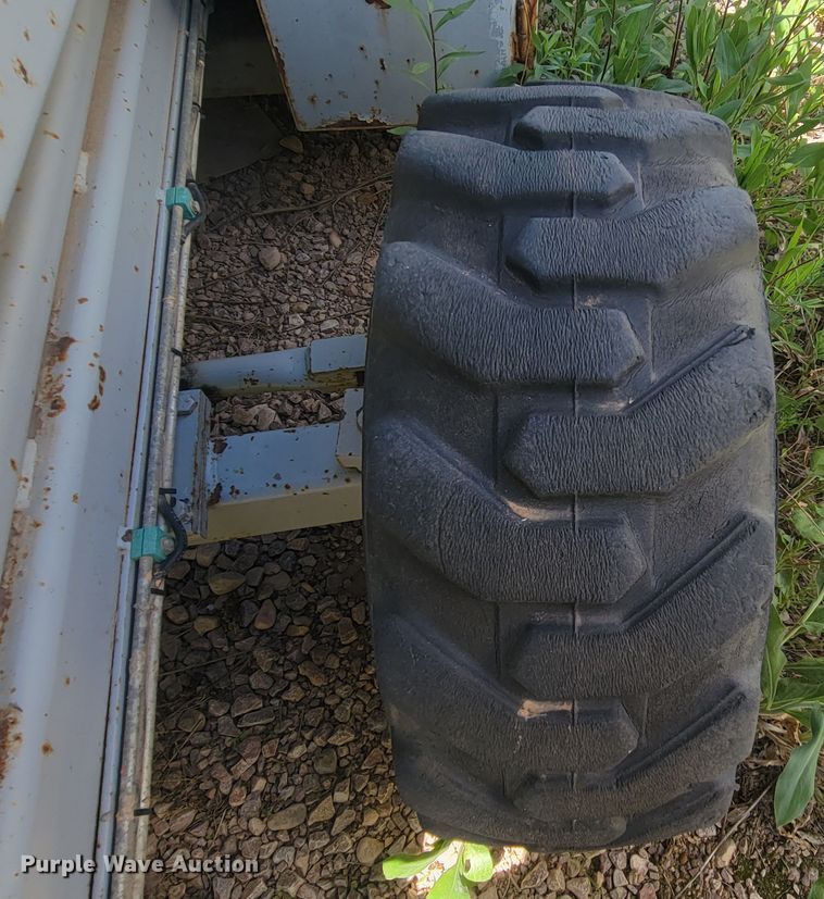 image for item JG9821 2002 Skyjack SJ9250  scissor lift