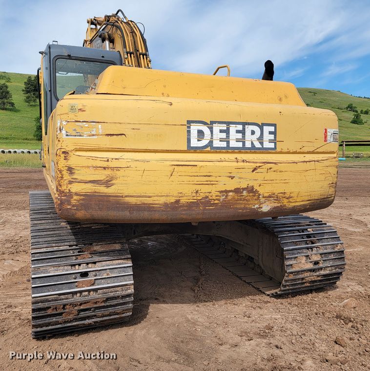 image for item JG9822 2005 John Deere 200C LC  excavator