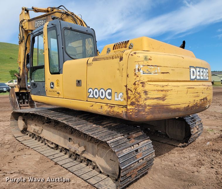image for item JG9822 2005 John Deere 200C LC  excavator