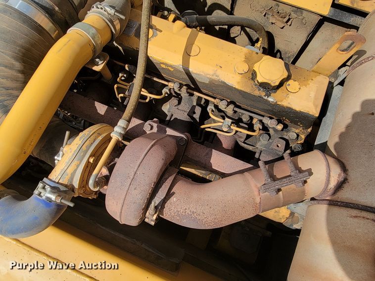 image for item JG9822 2005 John Deere 200C LC  excavator