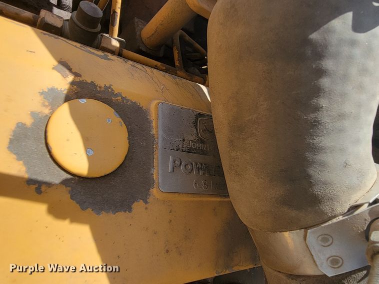 image for item JG9822 2005 John Deere 200C LC  excavator