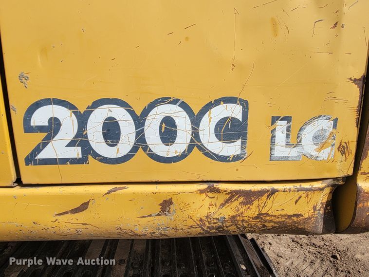 image for item JG9822 2005 John Deere 200C LC  excavator