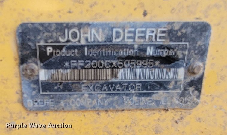 image for item JG9822 2005 John Deere 200C LC  excavator