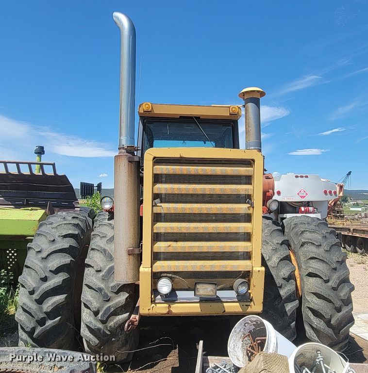 image for item JG9823 1981 Versatile 835  4WD tractor