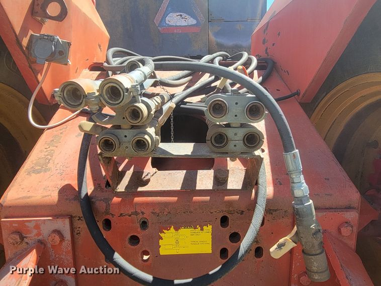 image for item JG9823 1981 Versatile 835  4WD tractor