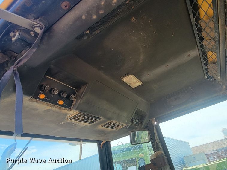 image for item JG9823 1981 Versatile 835  4WD tractor