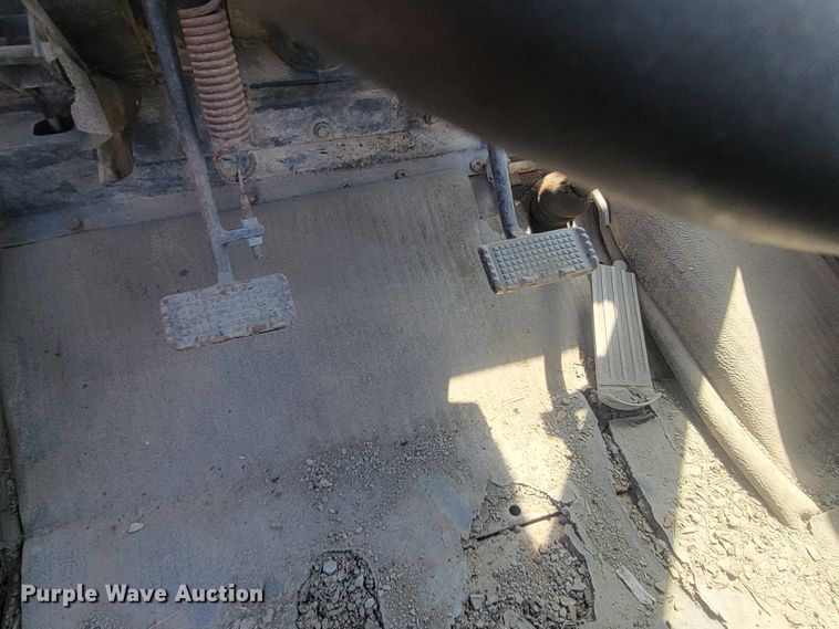 image for item JG9823 1981 Versatile 835  4WD tractor