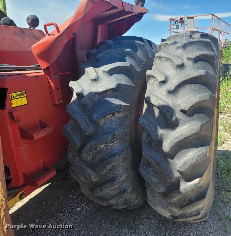 image for item JG9823 1981 Versatile 835  4WD tractor