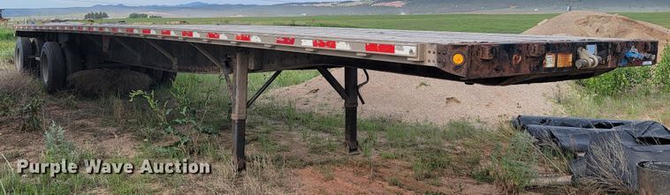 image for item JG9824 2000 Great Dane  flatbed trailer