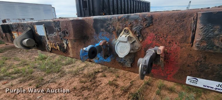 image for item JG9824 2000 Great Dane  flatbed trailer