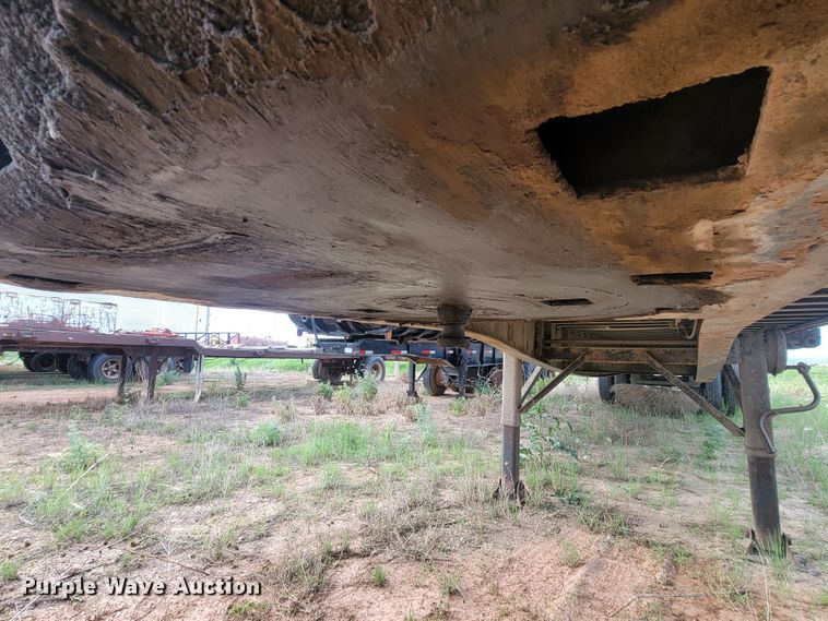 image for item JG9824 2000 Great Dane  flatbed trailer