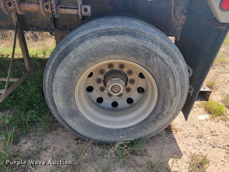 image for item JG9824 2000 Great Dane  flatbed trailer