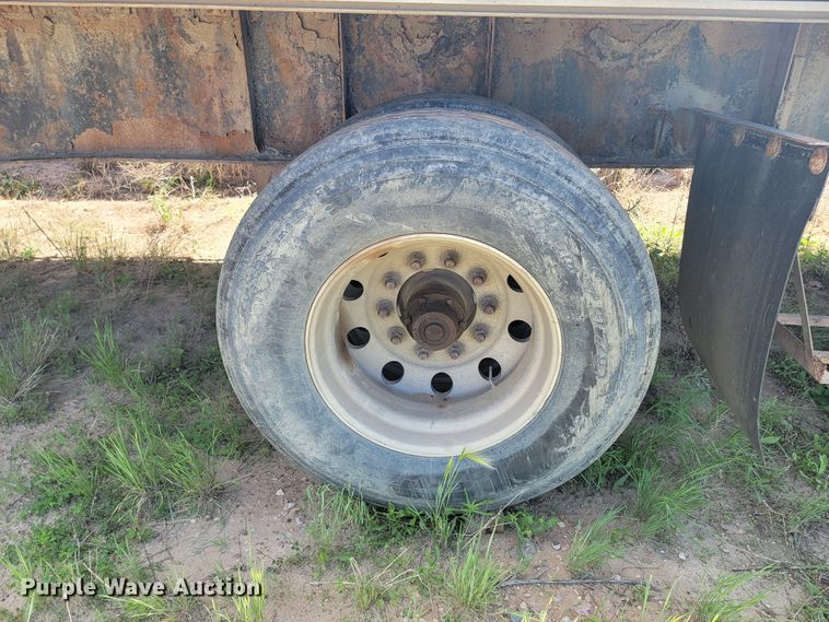 image for item JG9824 2000 Great Dane  flatbed trailer