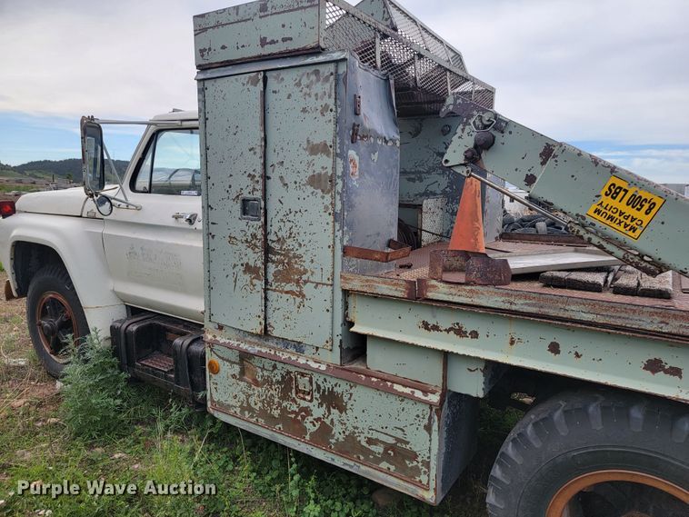 image for item JG9825 1979 Ford F700  utility / service truck