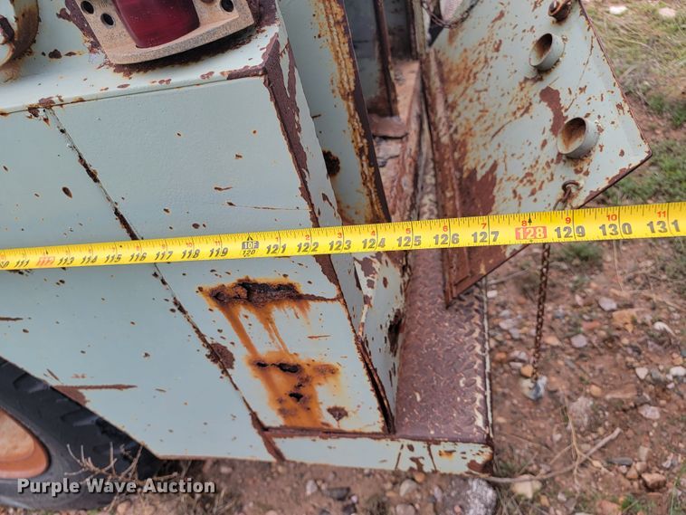 image for item JG9825 1979 Ford F700  utility / service truck