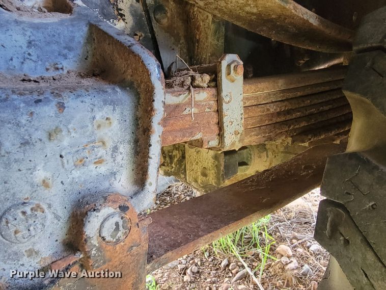 image for item JG9825 1979 Ford F700  utility / service truck