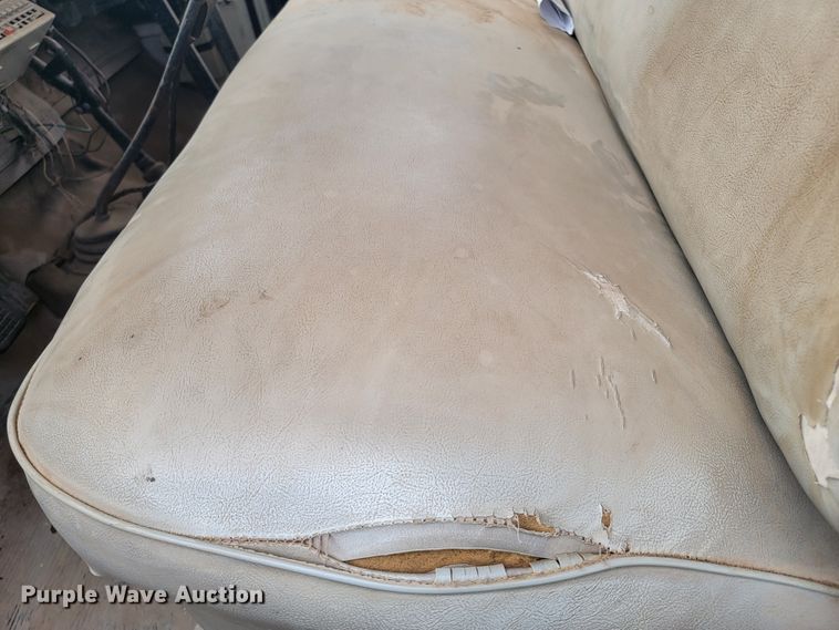 image for item JG9825 1979 Ford F700  utility / service truck